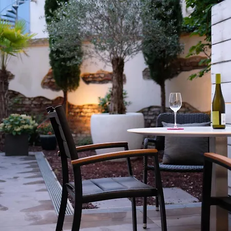 Apartmán Luxury Loft With Garden, Centre